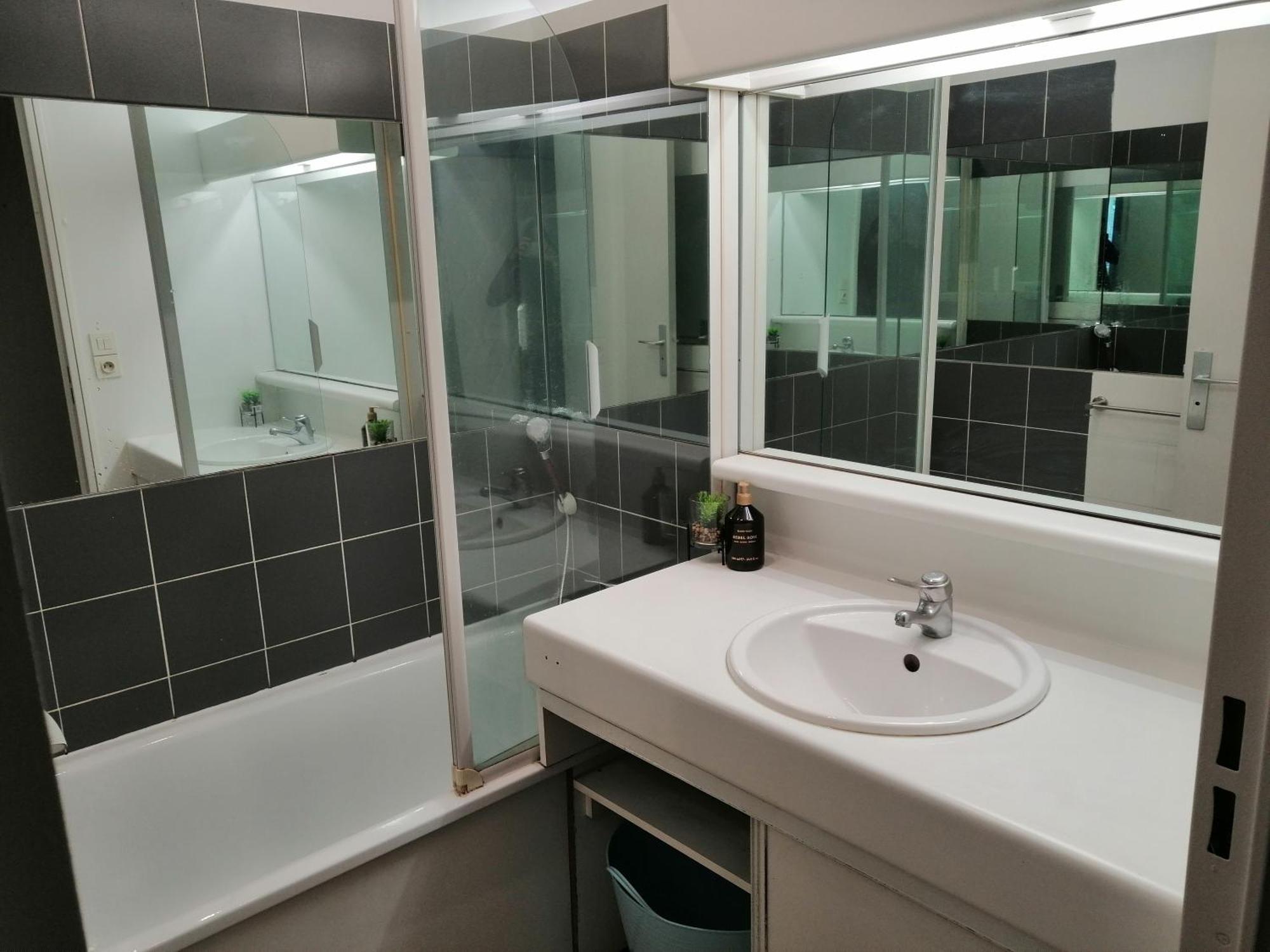 Apartment Les Fontaines T4 Spacieux 3 Parking Gratuit