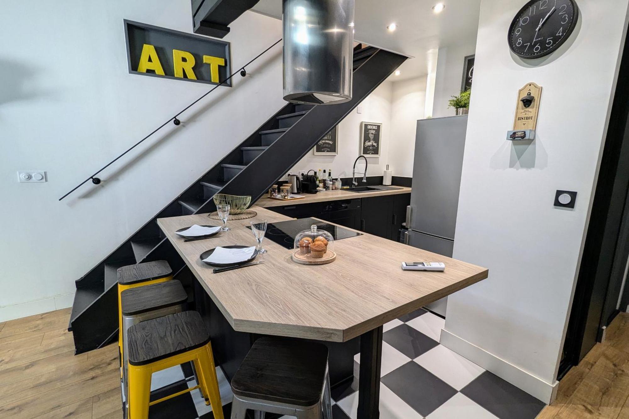 Apartment Grand Duplex - Parking Prive - Centre - Calme *