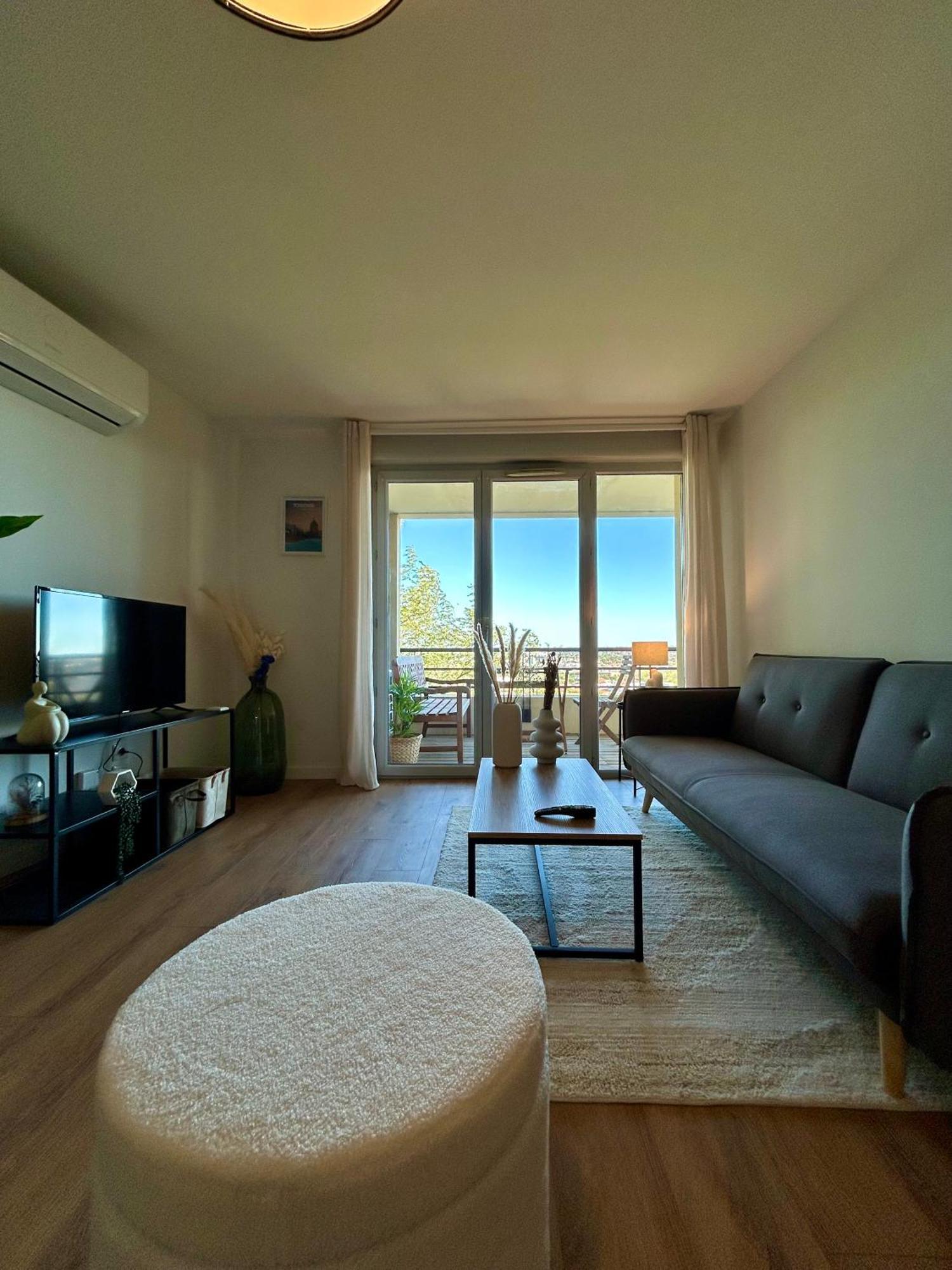 Le Balcon De Jeanne - T2 - Parking - Clim - Terrasse *