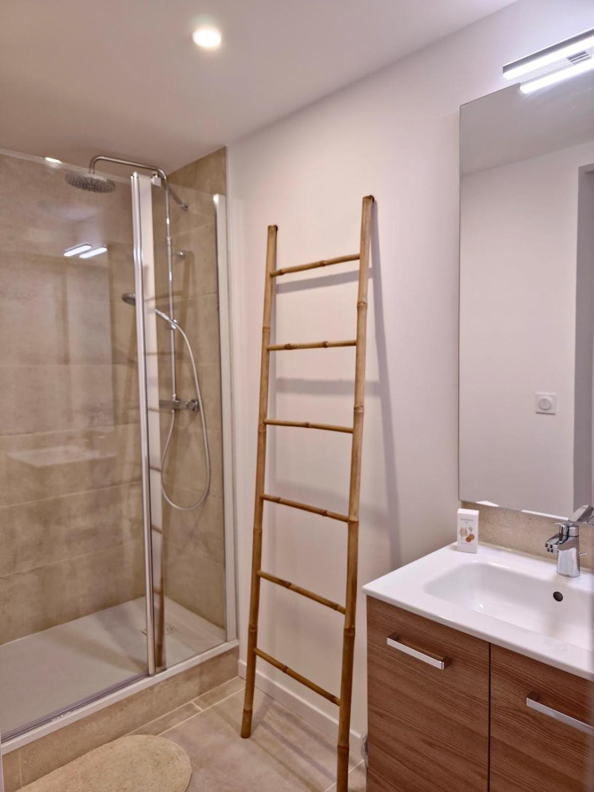 Les De Sandrine Avec Salle D'eau Privee - Partage De 3 Apartamento