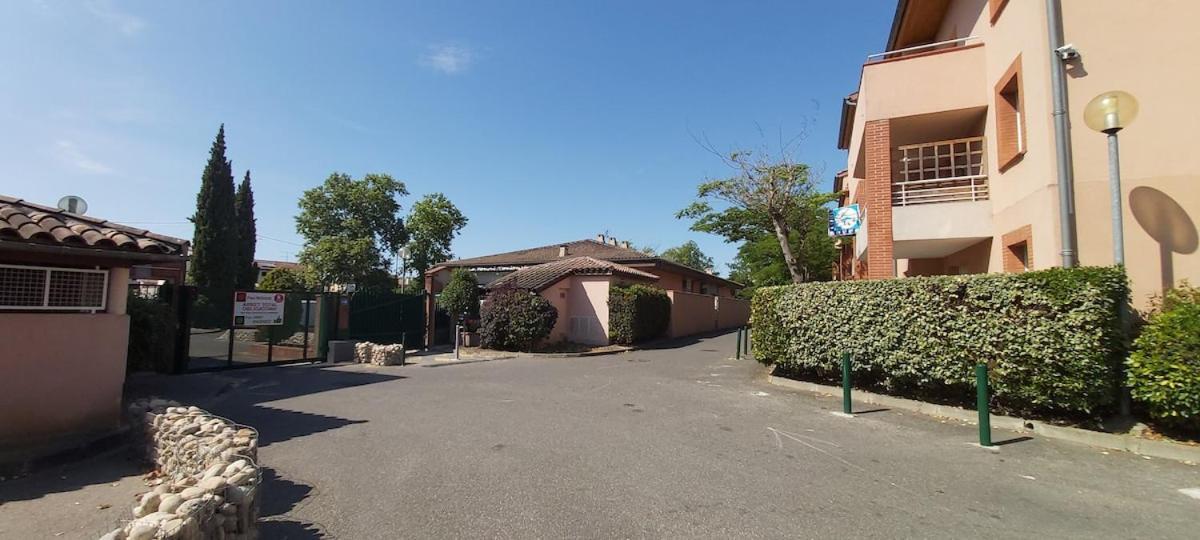 Appartement Les Capitouls - Avec Piscine, Parking&jardin Privé !