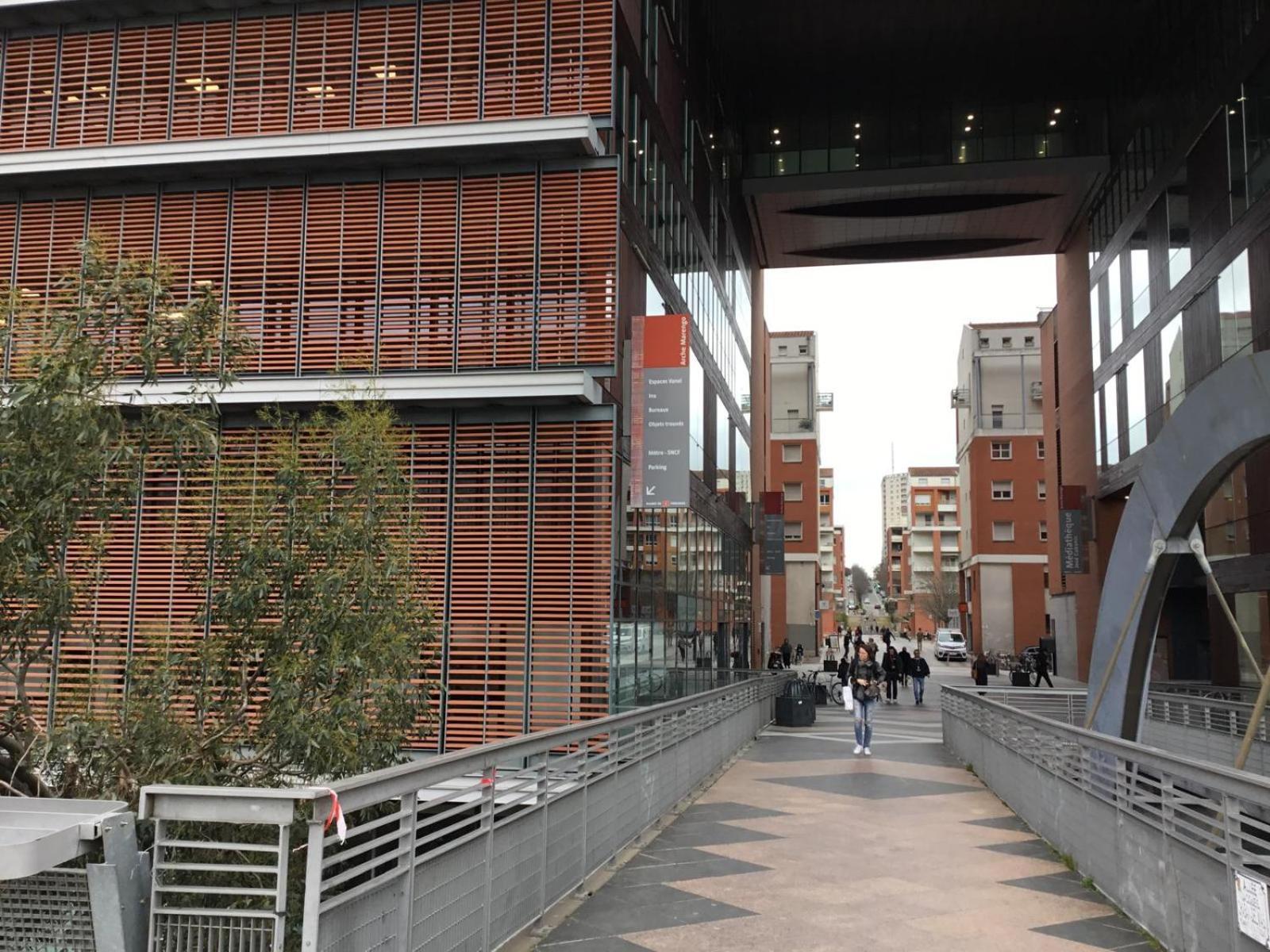 Le Marengo: Charmant, Rénové, Terrasse, Parking Privé Apartamento