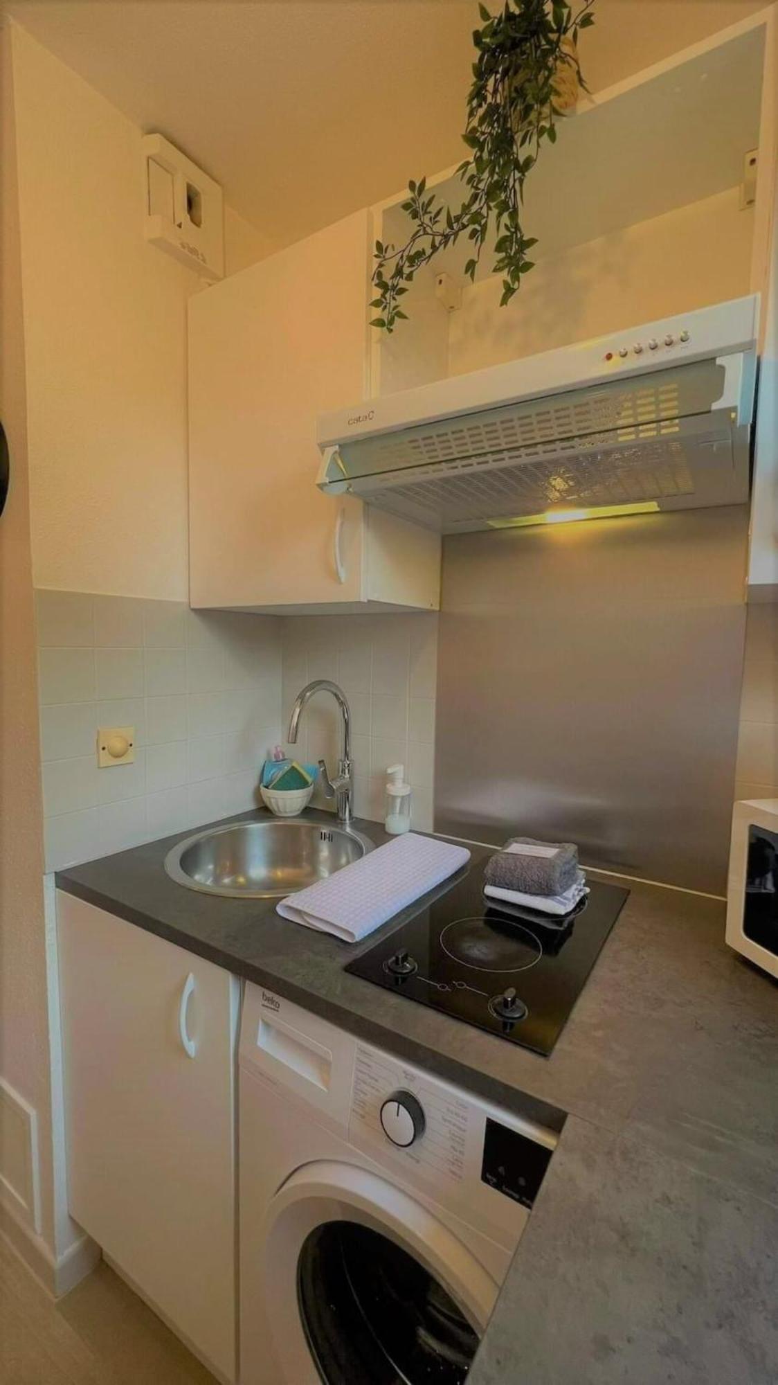 Appartement Les Muses - Avec Piscine, Parking&jardin Privé ! *