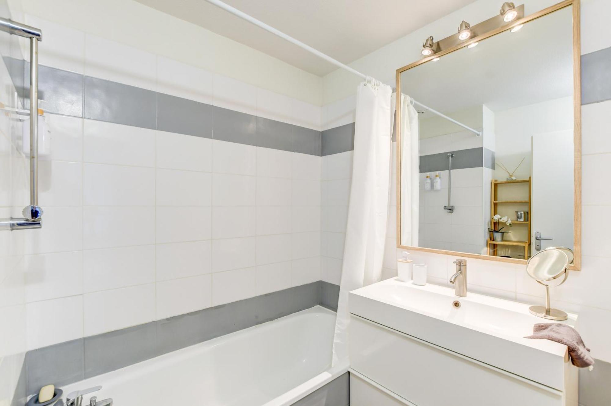 Villa St Simon - 11 Couchages, Piscine, Parking, Parfait Entre Famille, Amis Ou Pros *