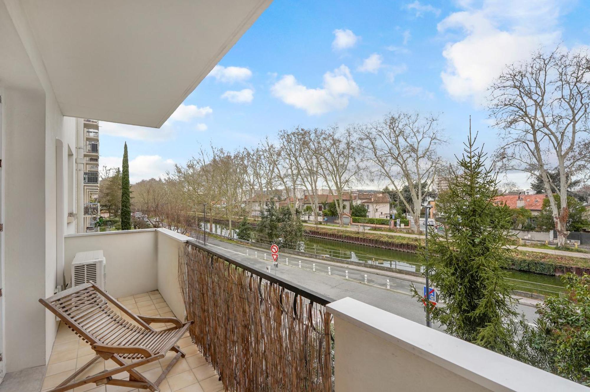 Le Canal Ocre - Netflix - Parking Couvert
