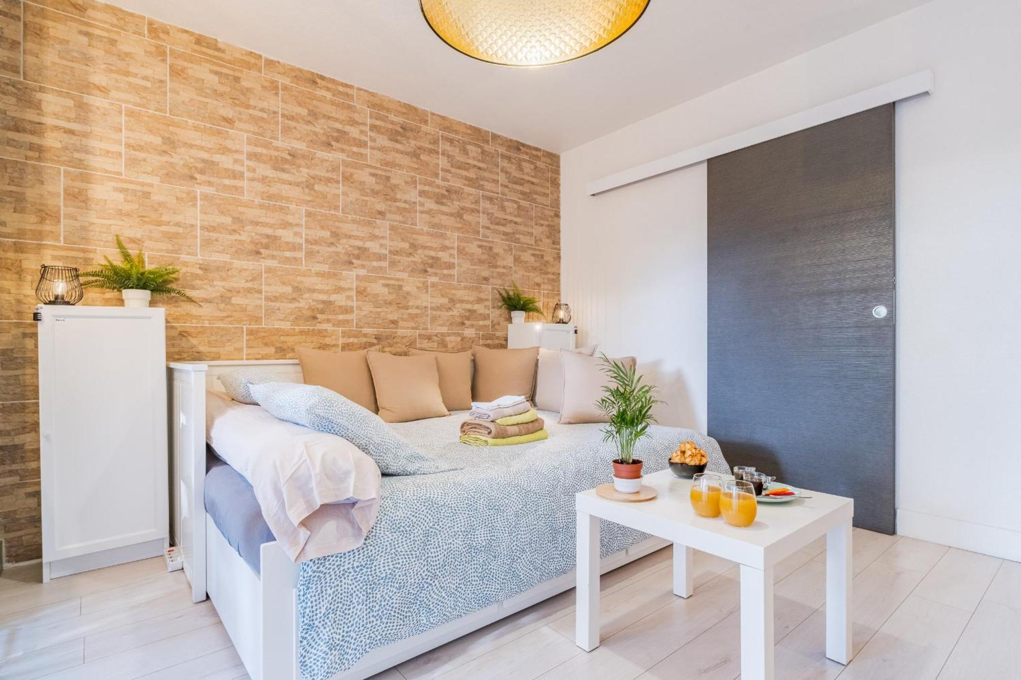 Les Elfes - Avec Entree Autonome, Clim Neuve, Jardin, Parking Prive & Gourmandises Offertes ! -