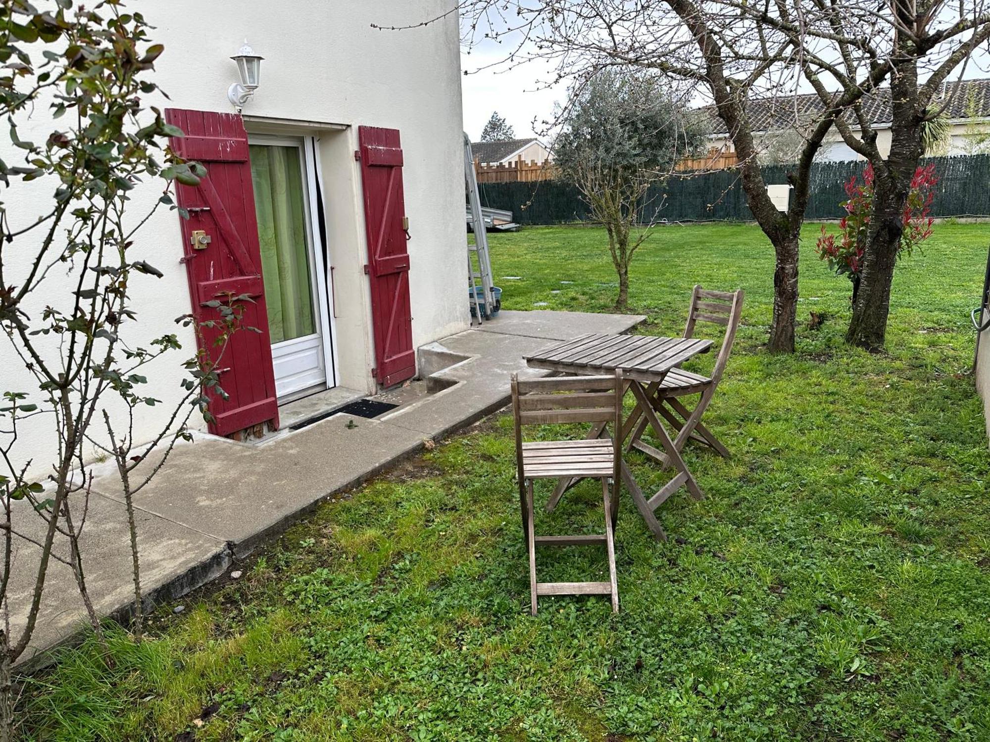 La Libellule 5 2 Sdb 2 Wc Grand Jardin Et Parking Prive Guest house *