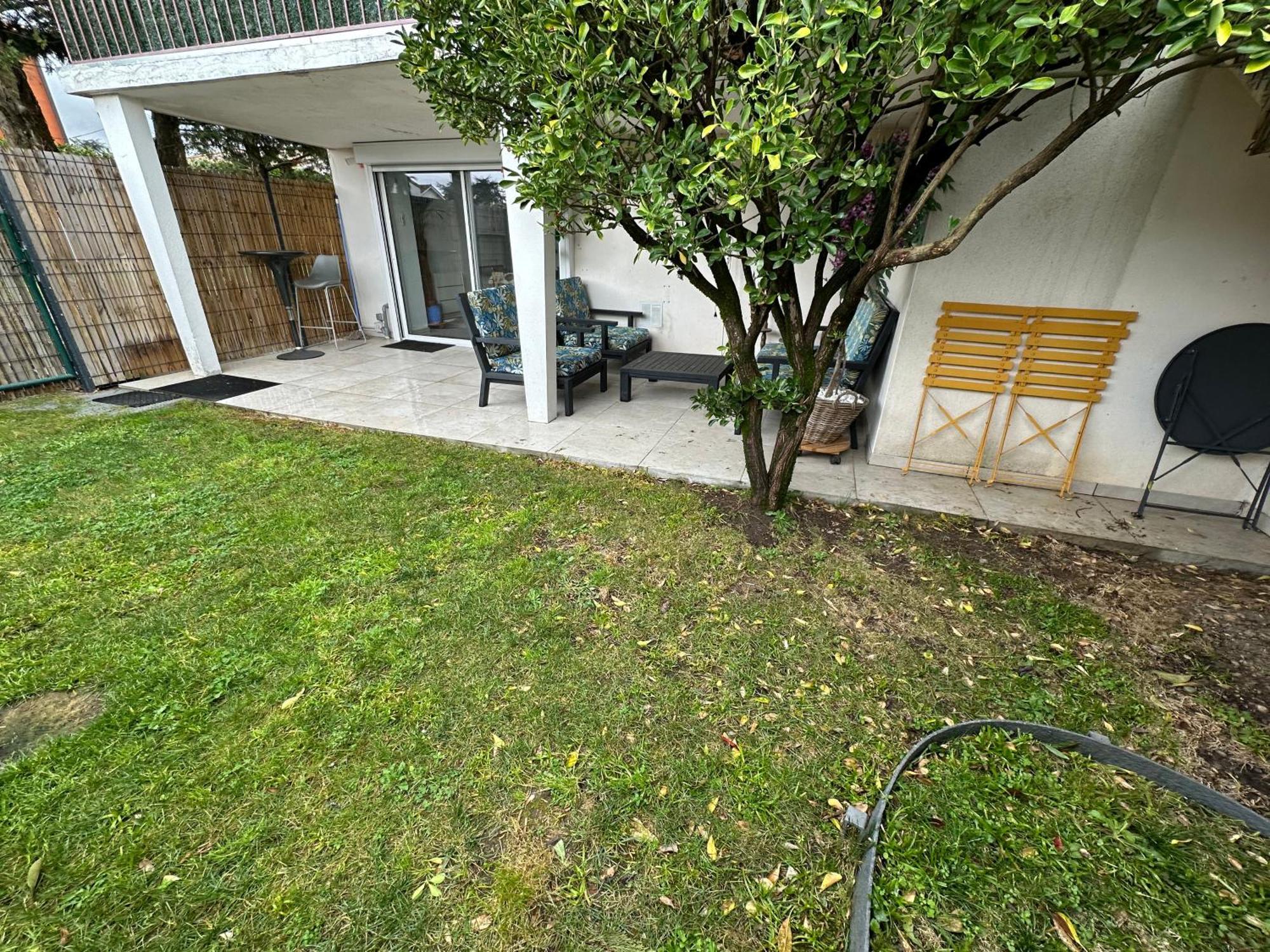 Guest house La Libellule 5 2 Sdb 2 Wc Grand Jardin Et Parking Prive *
