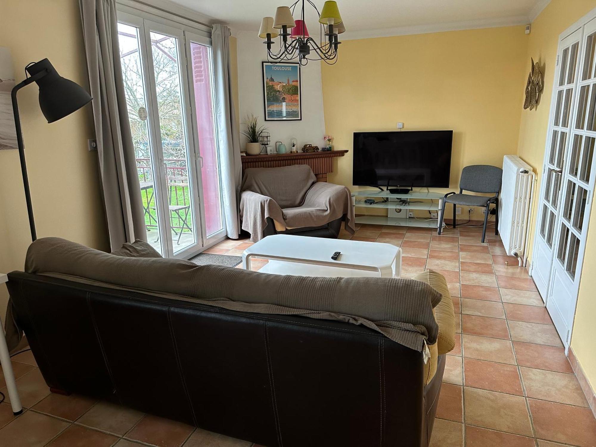La Libellule 5 2 Sdb 2 Wc Grand Jardin Et Parking Prive Guest house Toulouse