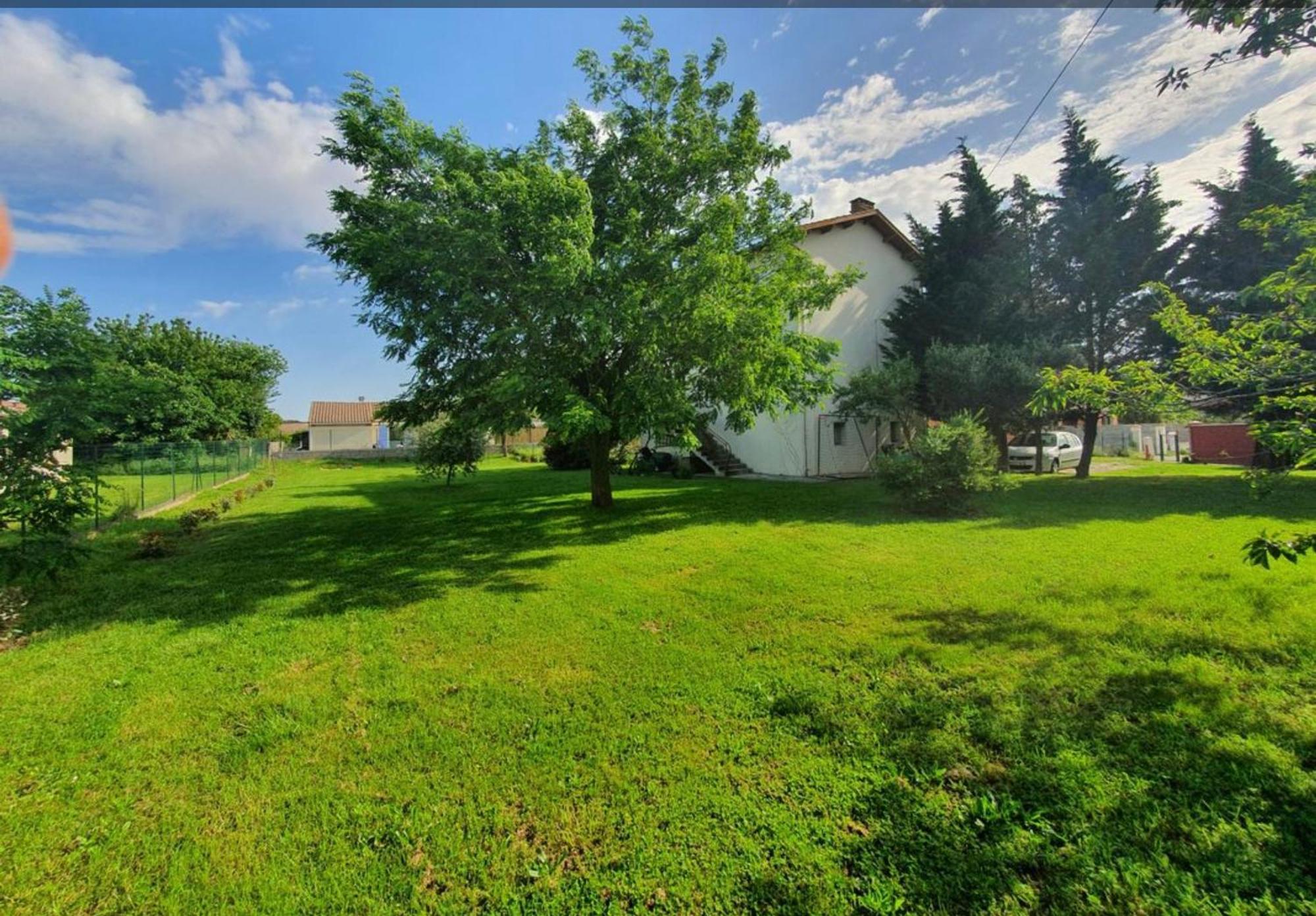 La Libellule 5 2 Sdb 2 Wc Grand Jardin Et Parking Prive *