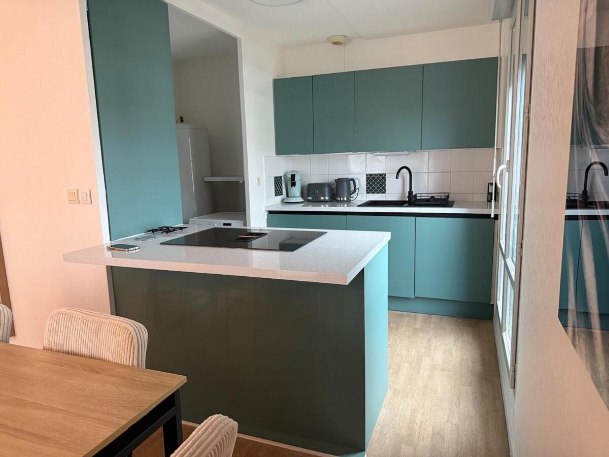 Apartment Grand T4 Lumineux Avec Balcon Traversant - 3 Chambres, Vue Degagee - Parking Privee - Metro 5 Min - Proche Centre *