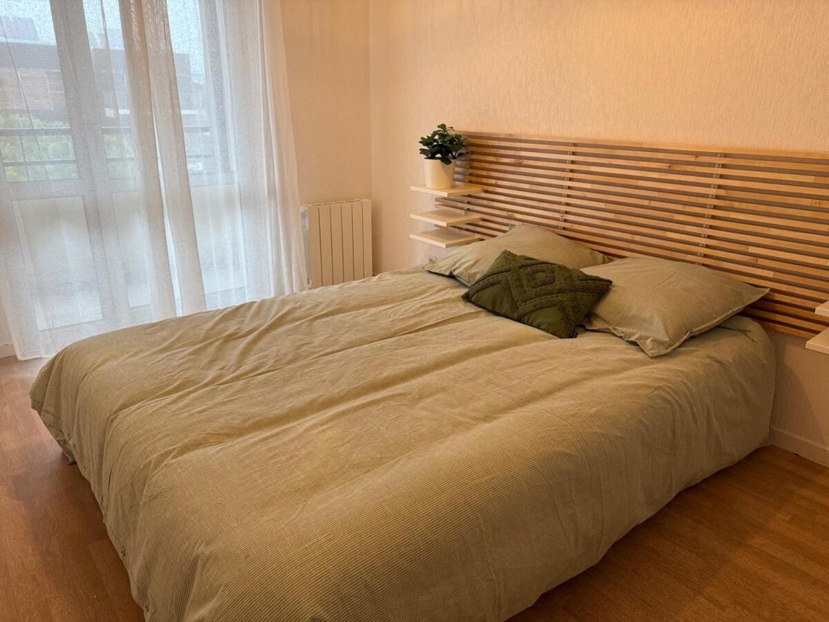 Grand T4 Lumineux Avec Balcon Traversant - 3 Chambres, Vue Degagee - Parking Privee - Metro 5 Min - Proche Centre *