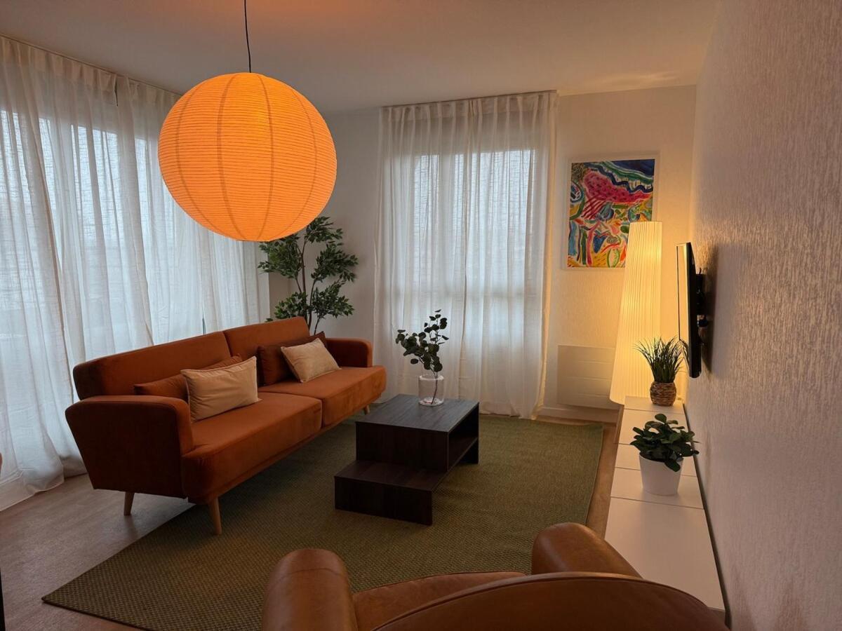 Grand T4 Lumineux Avec Balcon Traversant - 3 Chambres, Vue Degagee - Parking Privee - Metro 5 Min - Proche Centre Apartment *