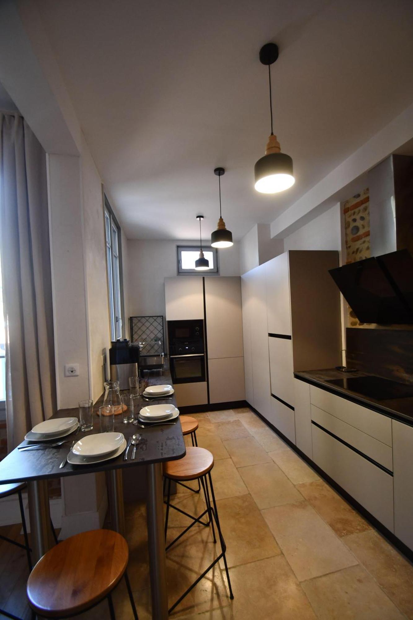 Elegant Toulousain - - Metro - Standing