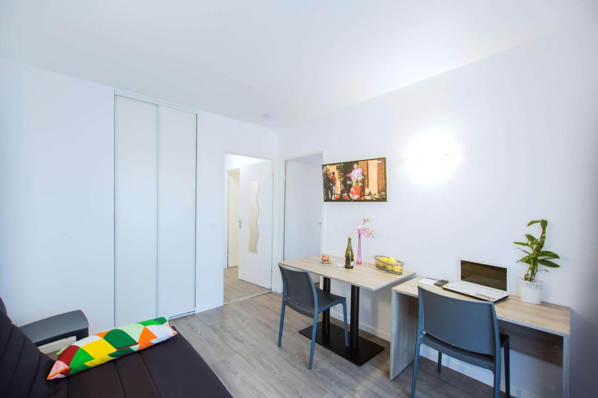 Zenitude Hôtel-résidences Métropole Hotel 3*