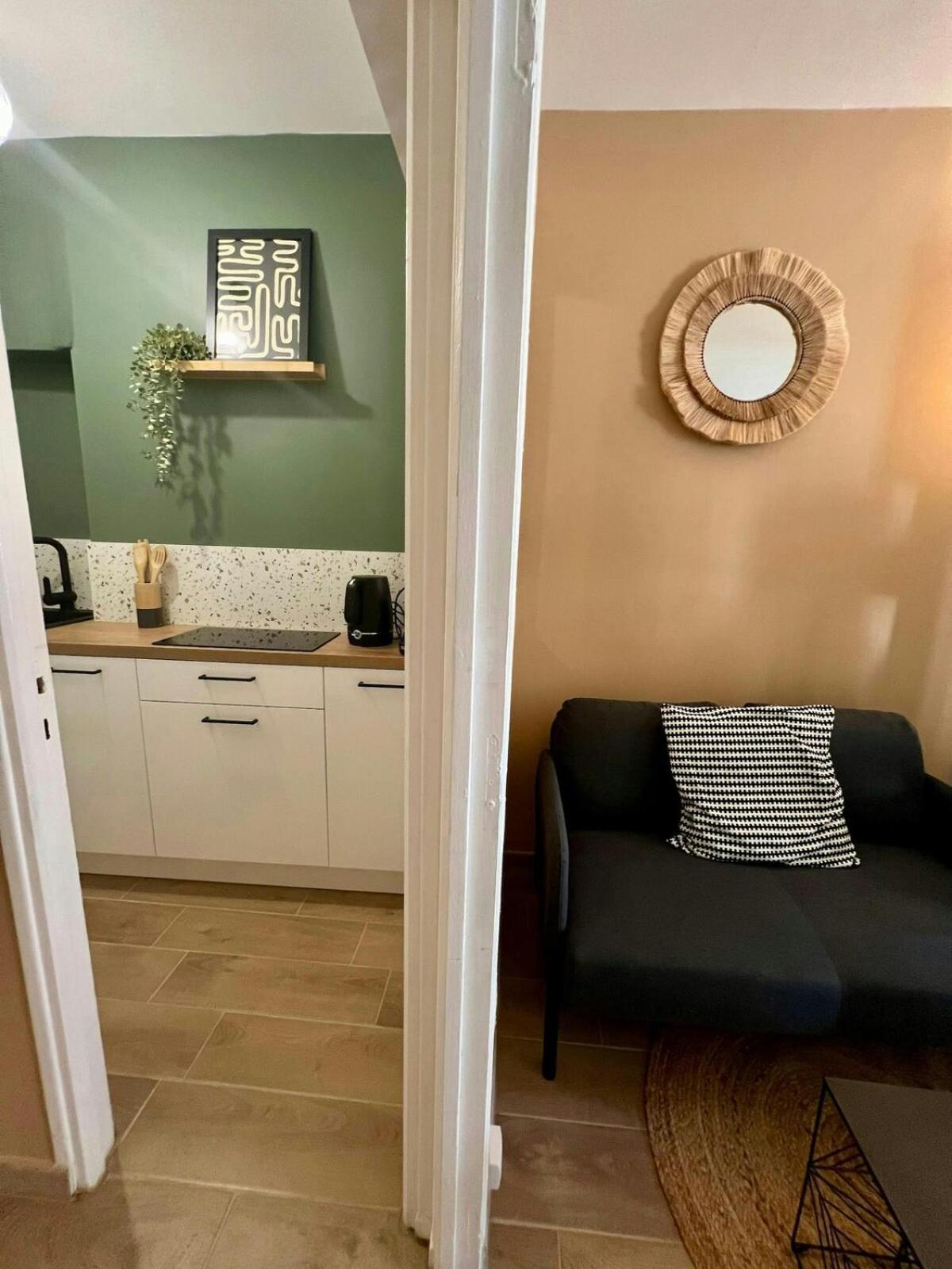 Appartement Beethoven - Metro - Tramway - Parking *