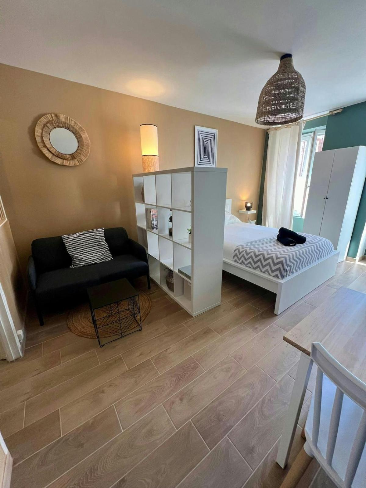 Appartement Beethoven - Metro - Tramway - Parking