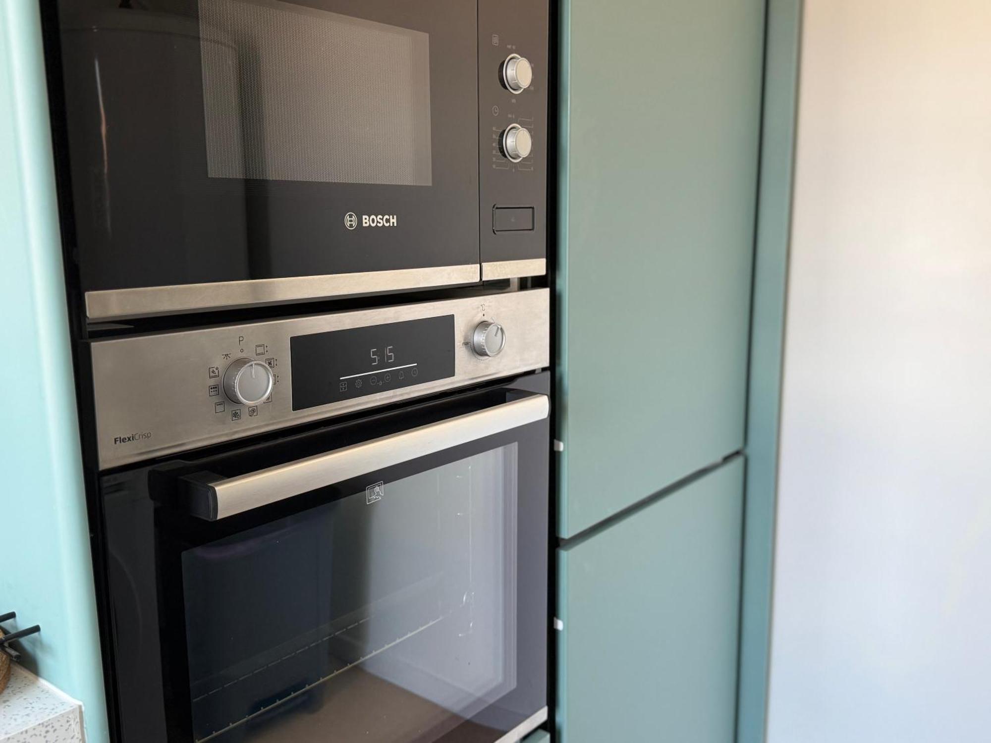 Grand T4 Lumineux Avec Balcon Traversant - 3 Chambres, Vue Degagee - Parking Privee - Metro 5 Min - Proche Centre *