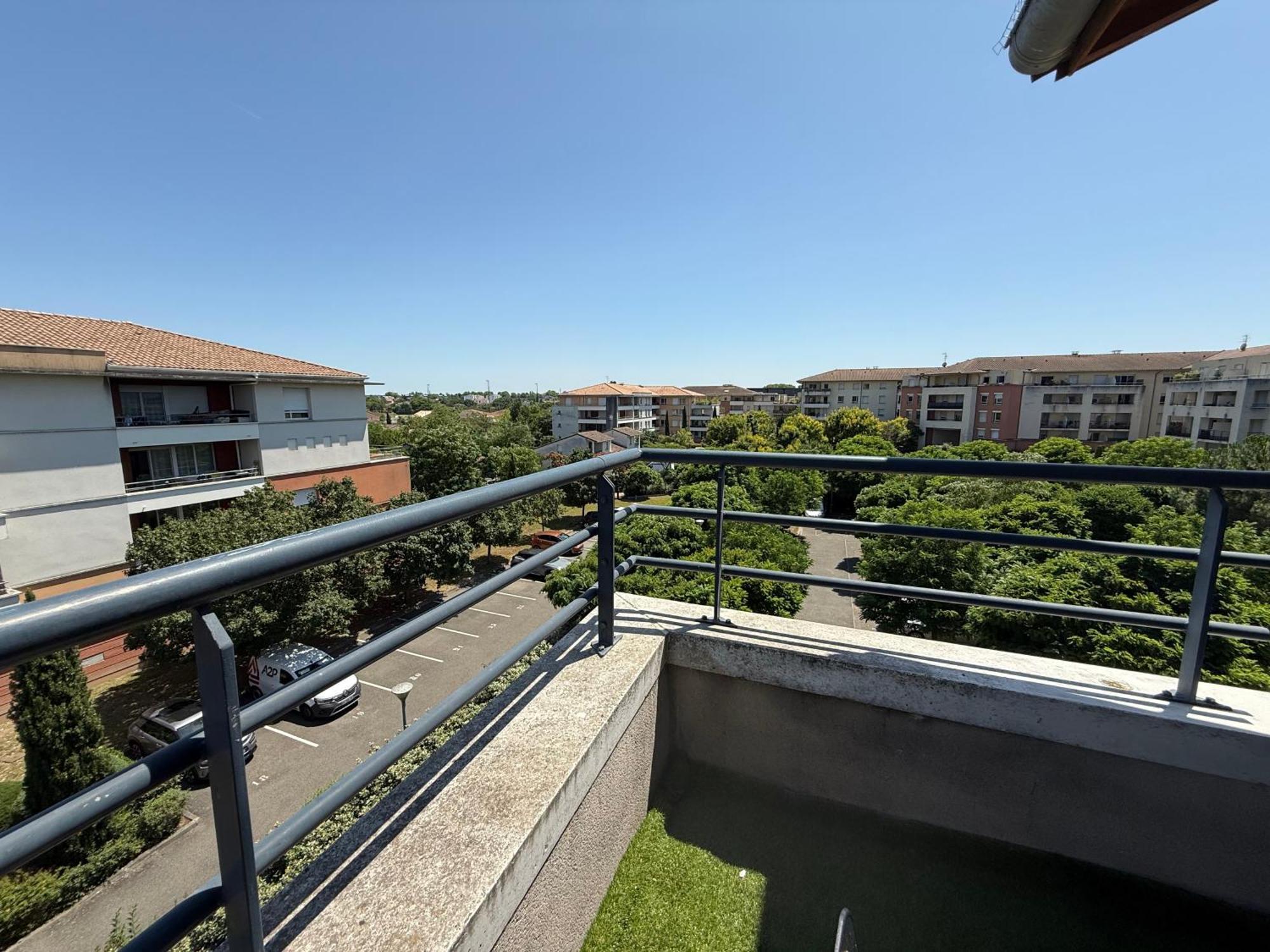 Grand T4 Lumineux Avec Balcon Traversant - 3 Chambres, Vue Degagee - Parking Privee - Metro 5 Min - Proche Centre Apartment