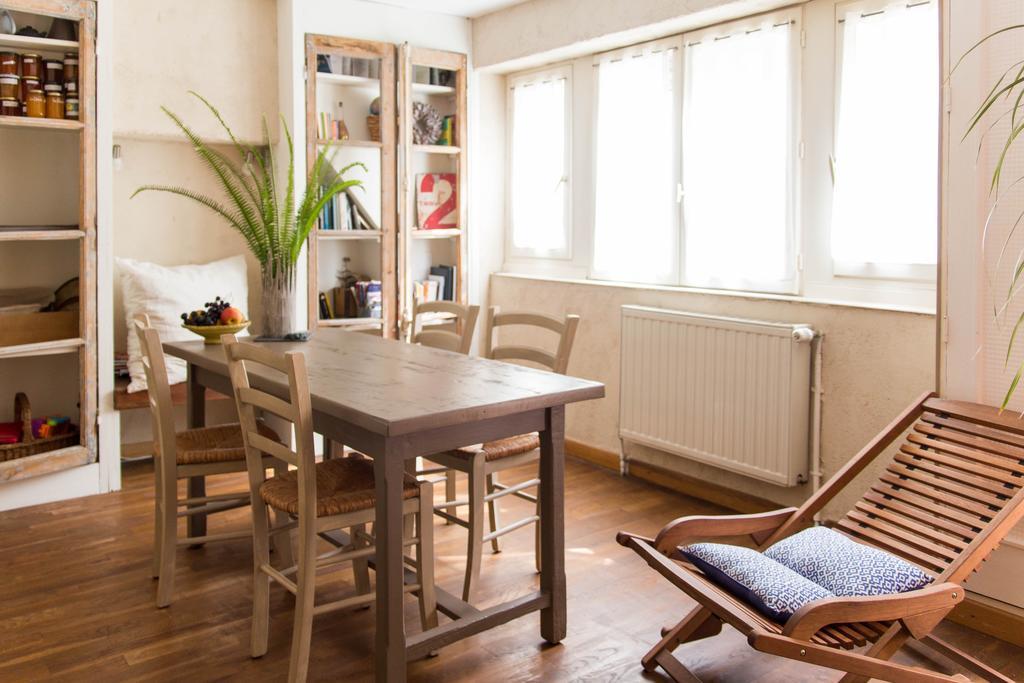 Couette-café Chambres D'hotes Hors-scene