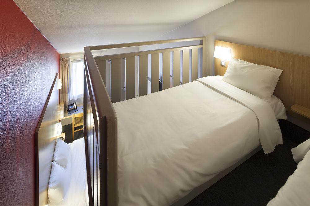 Cité De L'espace Mouchotte Hotel 2*