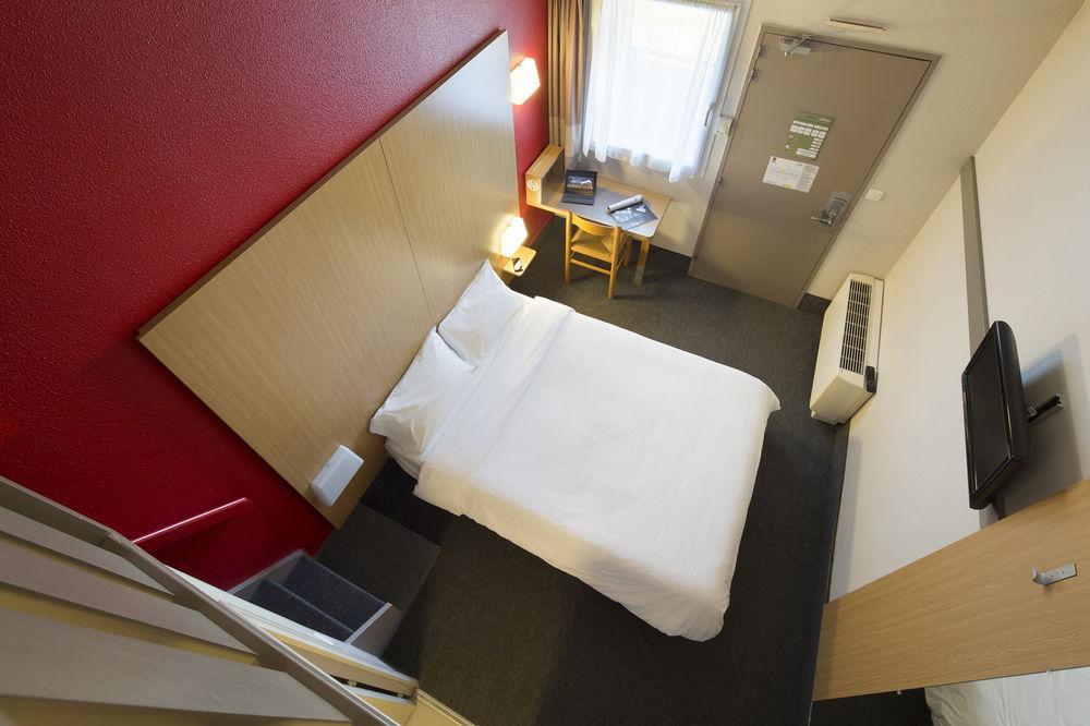 Cité De L'espace Mouchotte Hotel
