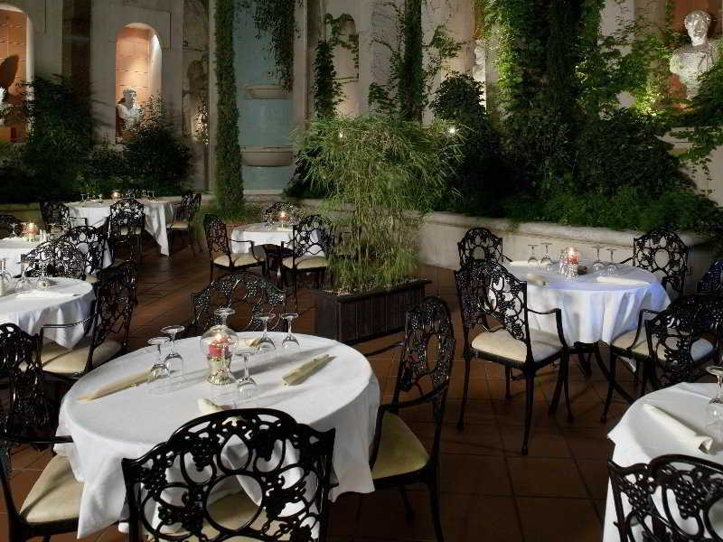 Hotel Plaza Capitole 4*