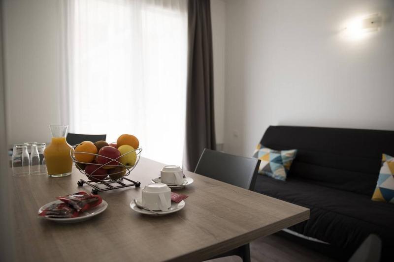Zenitude Hôtel-résidences Métropole Hotel 3*