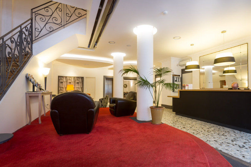 Raymond 4 Hotel 3*