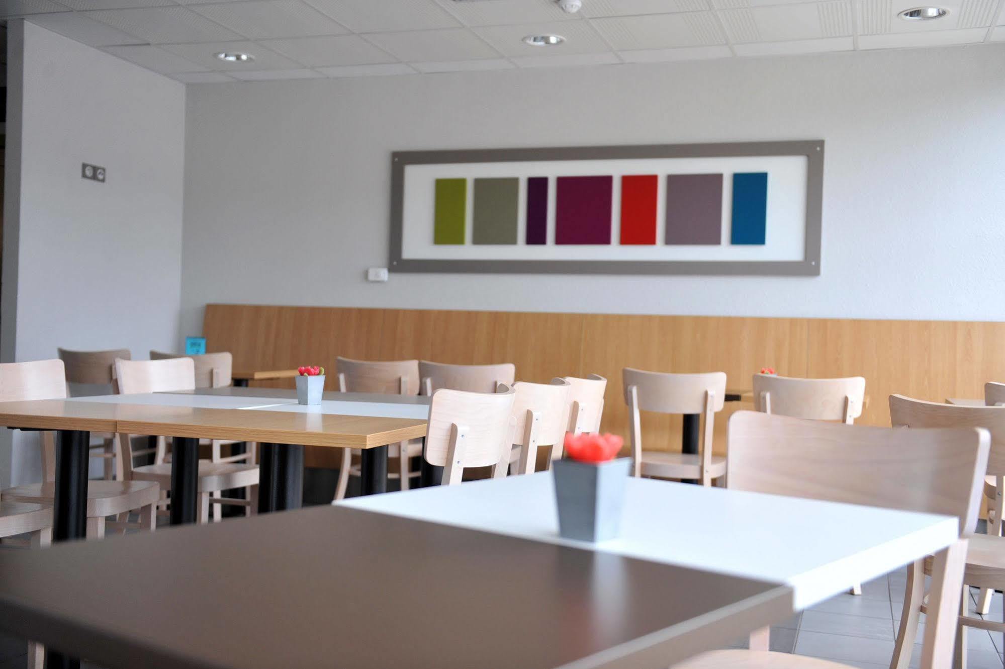 Cite De L'espace Hotel 2*