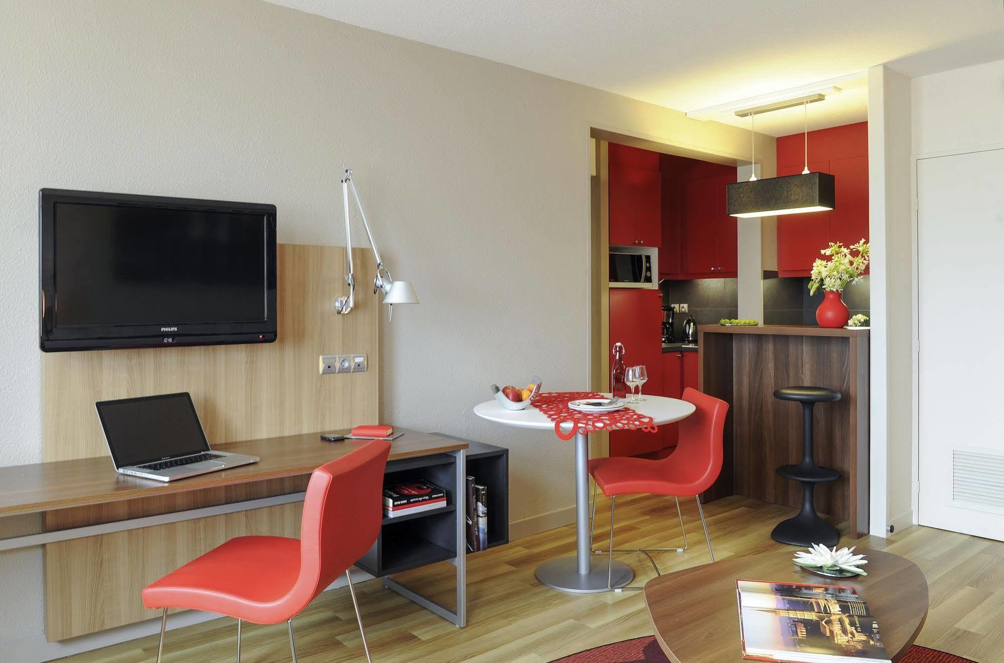 Adagio Centre Ramblas Apartahotel