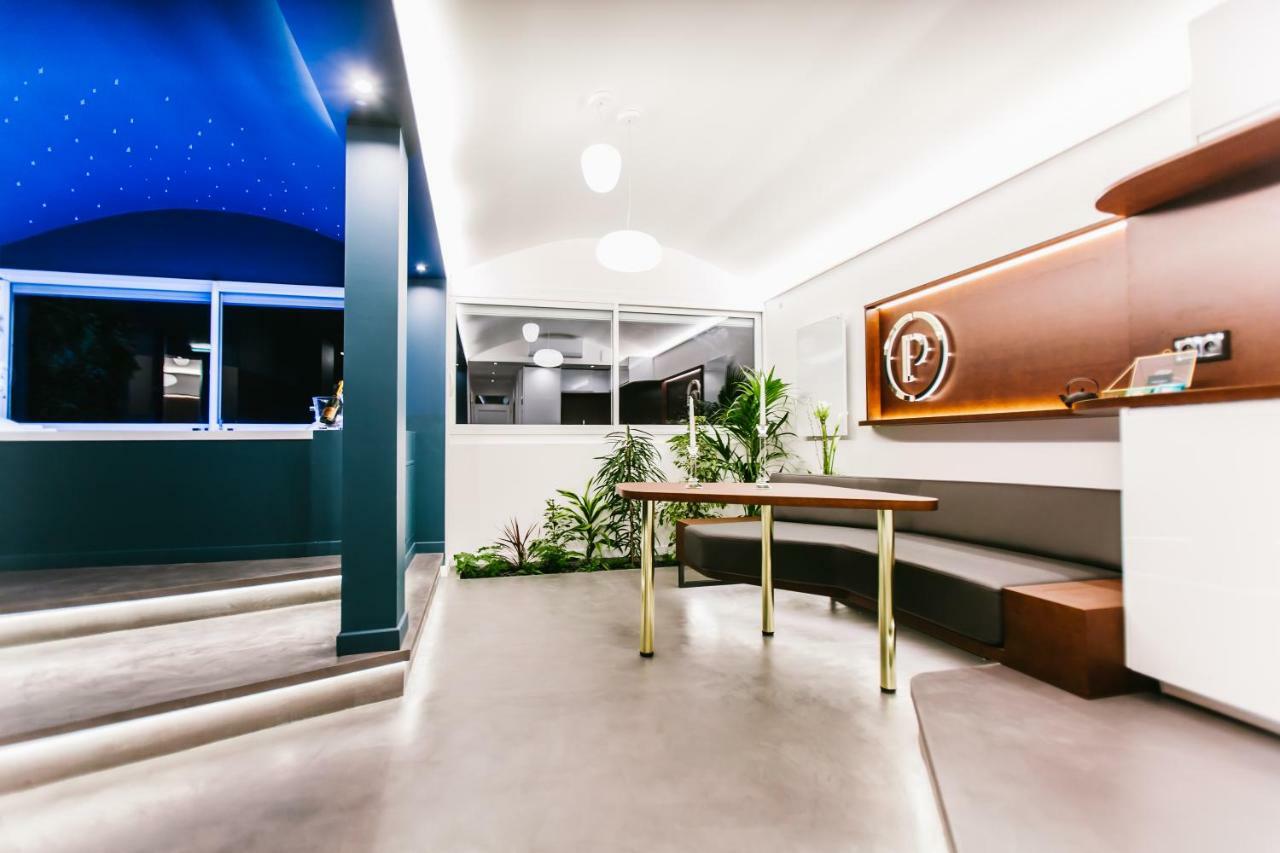 Parenthese Concept Apartment *