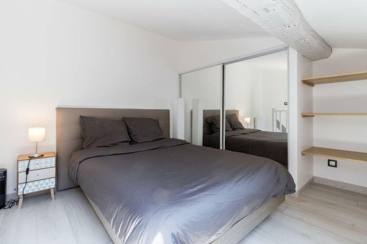 Appartement ❤️ Ancien Rénové Place Des Carmes *