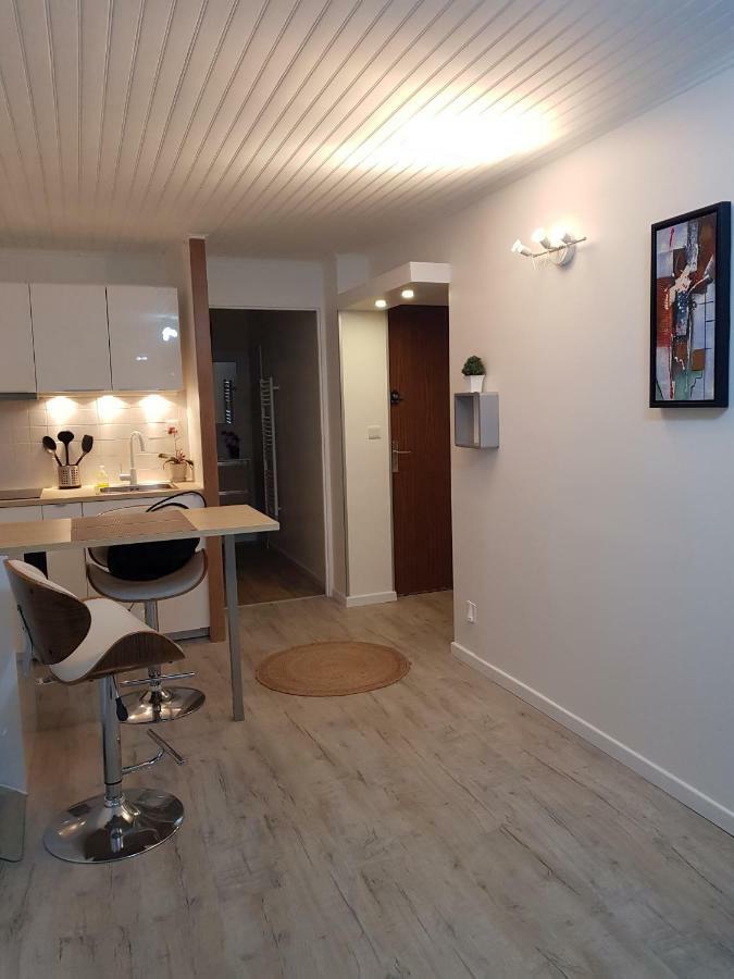 Laurier Apartment