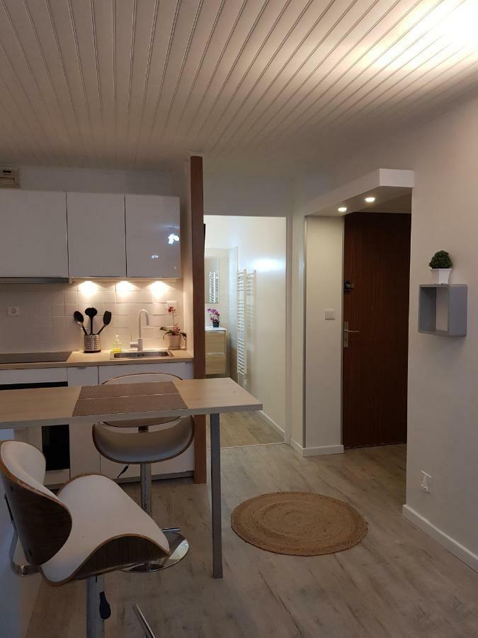 Laurier Apartment *