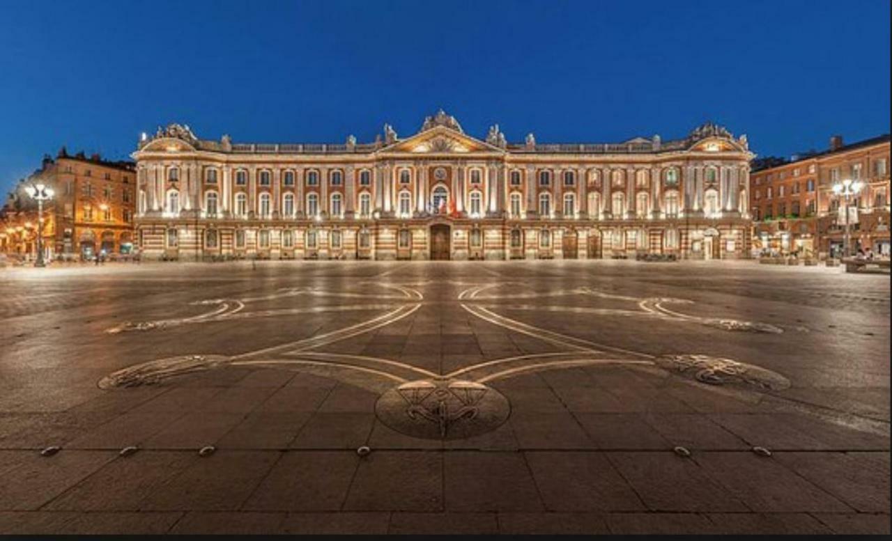 Apartment L'ecrin - Place Du Capitole Toulouse-parking Et Petit Dejeuner Inclus *