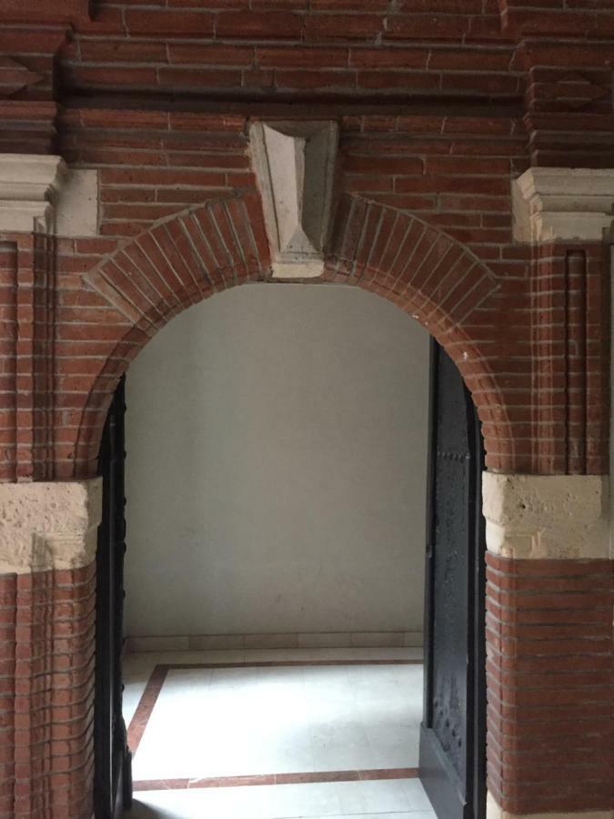 Apartment L'ecrin - Place Du Capitole Toulouse-parking Et Petit Dejeuner Inclus *