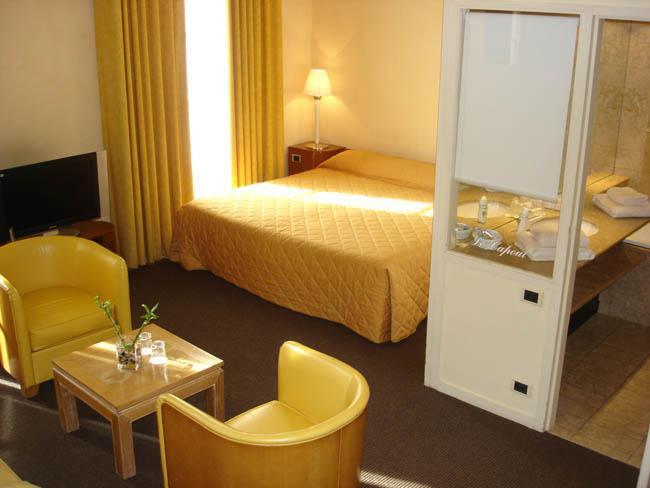 Centre Hotel 3*