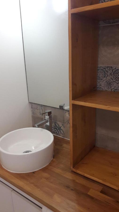 Maison 2 Chambres, Cosy, Proche Métro *