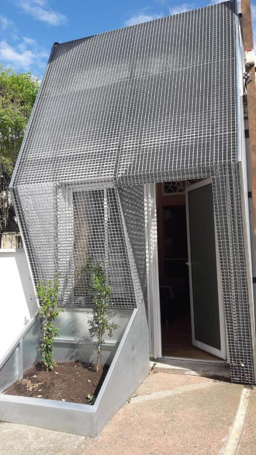 Maison 2 Chambres, Cosy, Proche Metro Apartment *