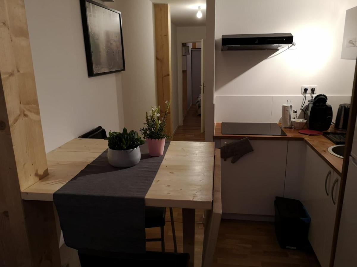 Maison 2 Chambres, Cosy, Proche Métro *