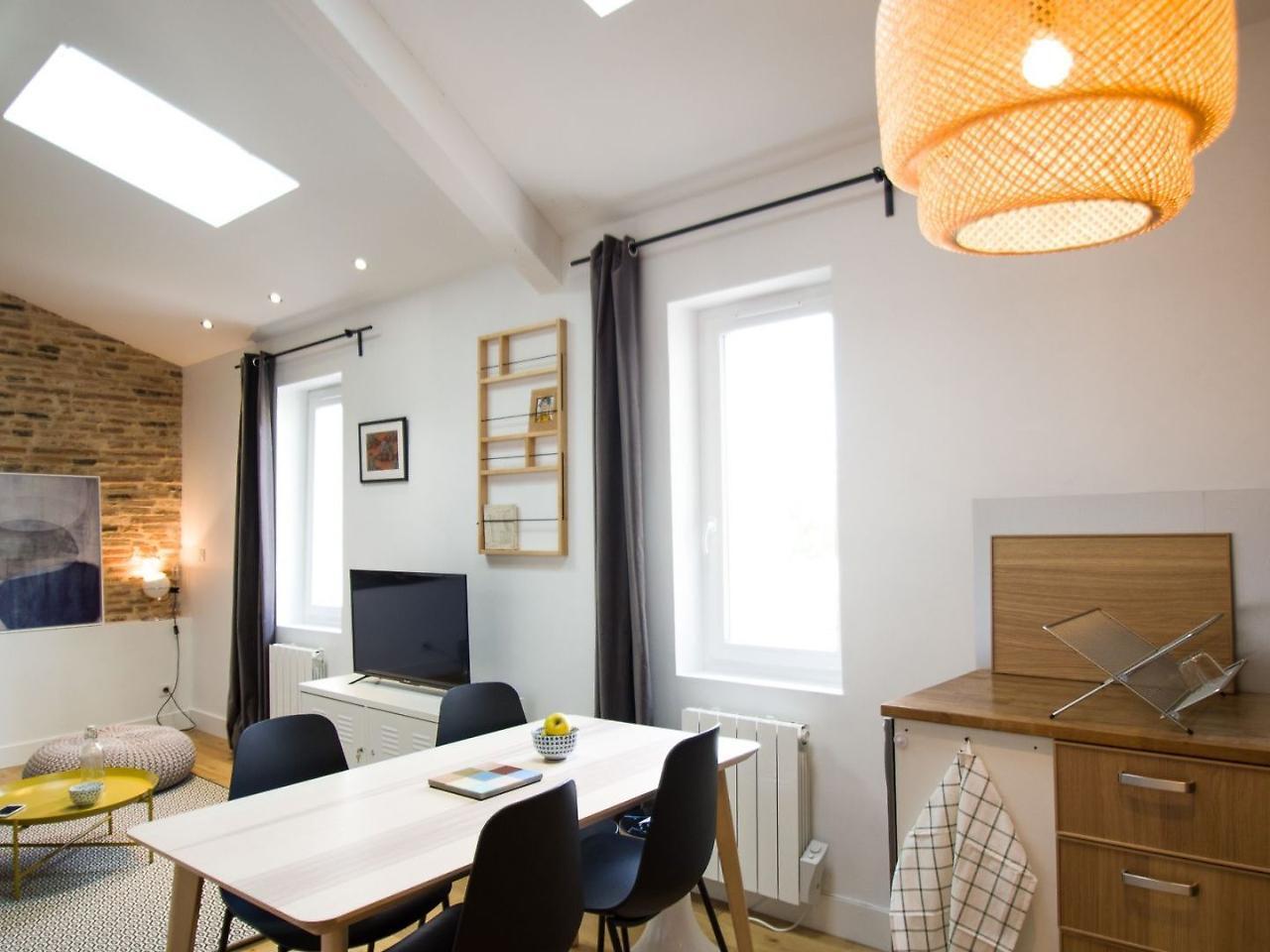Achille By Cocoonr Apartment