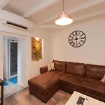L\'Aubuisson - Apt Climatise Avec Terrasse Privee