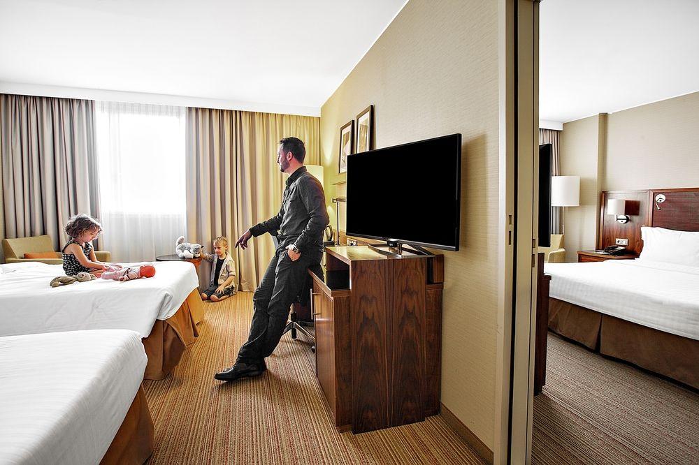 Courtyard By Marriott Airport Hotel 4*