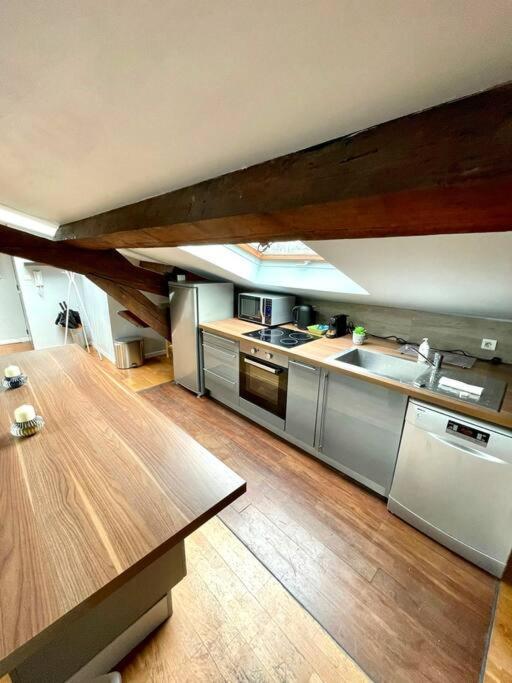 Le Charmeur - Climatise Avec 2 Chambres - Hypercentre Apartment *