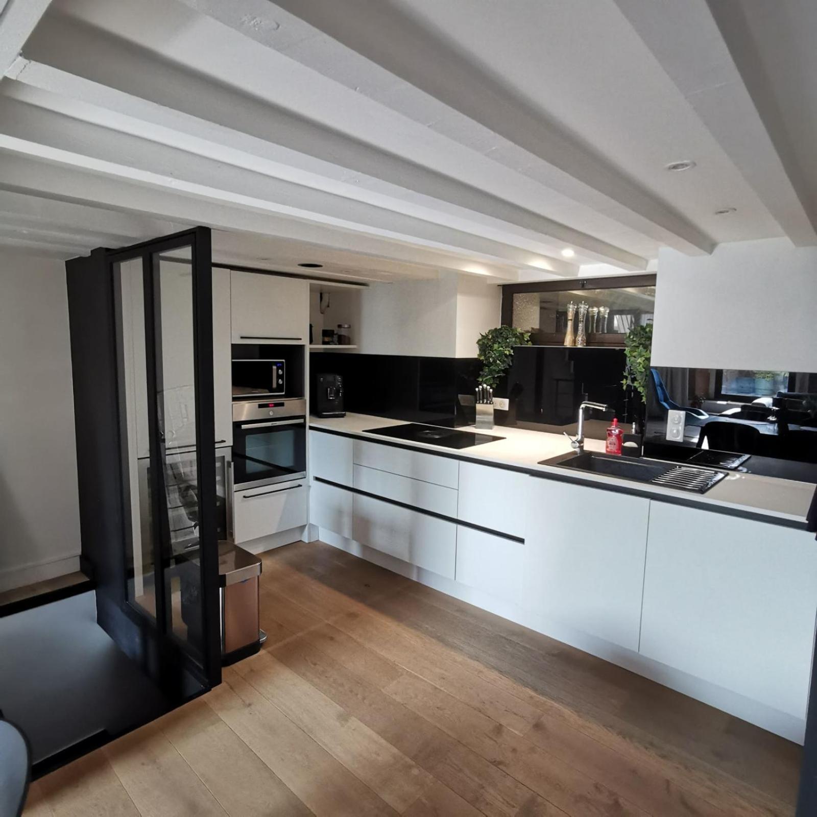 Exceptional T3 With Terrace In Hypercentre *