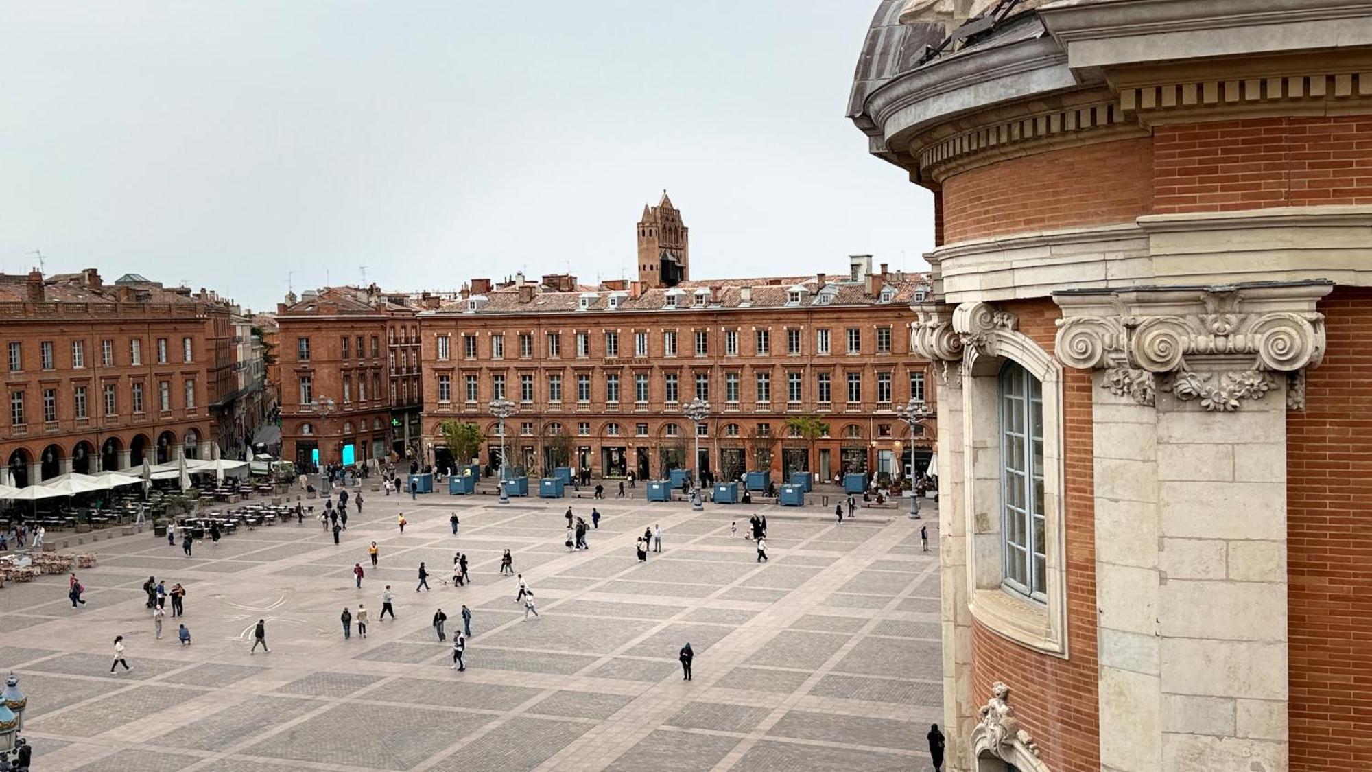 Beautiful Flat On Capitole Place Apartamento *