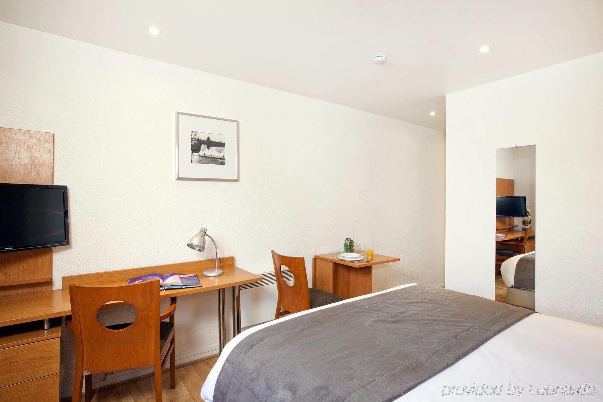Apartahotel Séjours&affaires De Brienne 2*