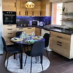 Chouette , Un Logement T3 Cozy Tout Proche Du Metro Et Parking Prive A Disposition