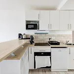 Le Central - Chambre Privative Avec Salon Et Terrasse Privee